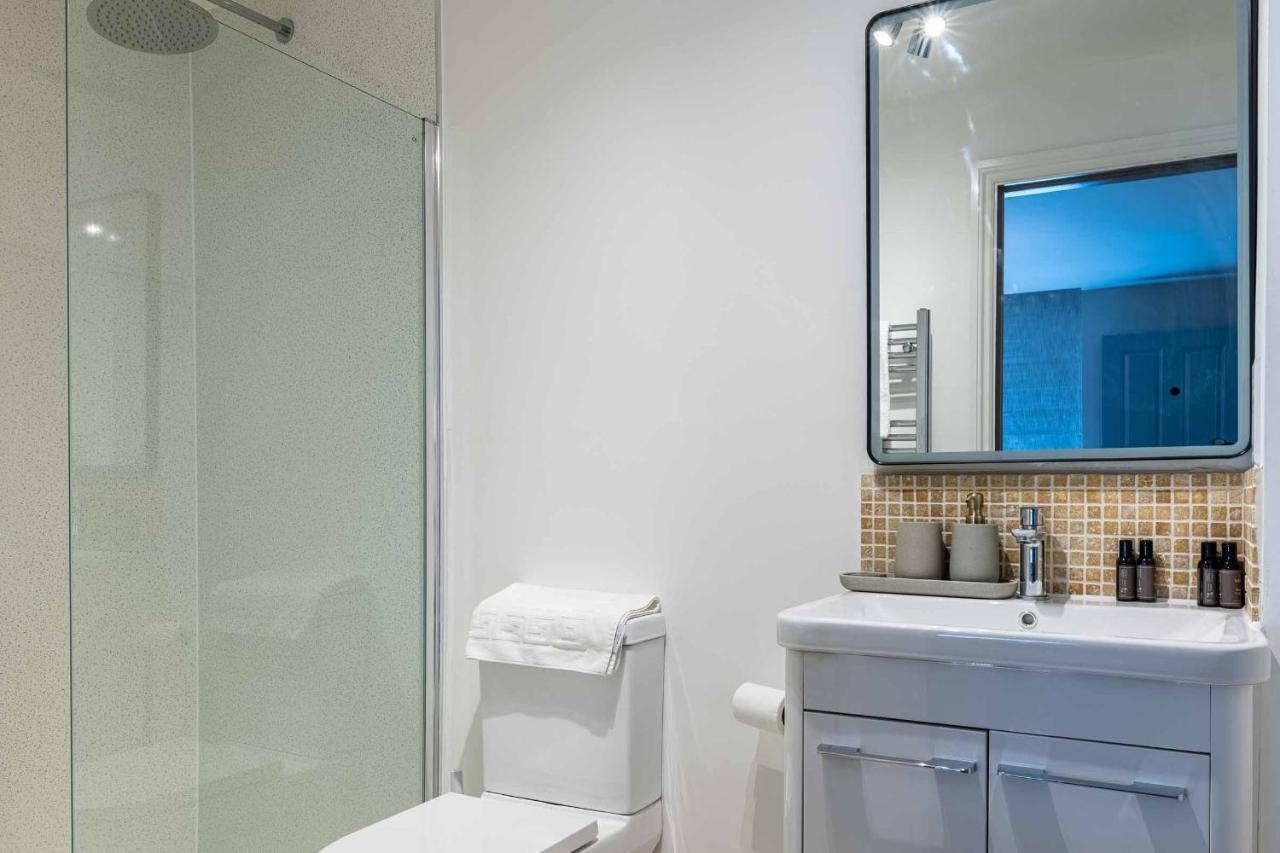 Stylish Modern 1 Bedroom, City Centre Bath Exterior photo